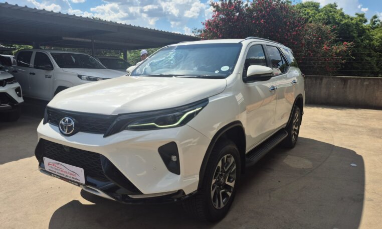 White 2024 Toyota Fortuner 2.4 4x4, opposite front three-quarter view