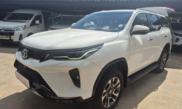 White 2025 Toyota Fortuner 2.4 4x4, front three-quarter view