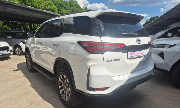 White 2025 Toyota Fortuner 2.4 4x4, rear three-quarter view